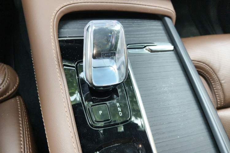Used Volvo XC90 2024 B6 Zhiya Luxury 7-Seater Gear Lever