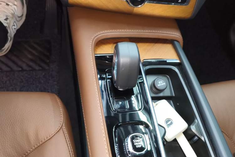 Used Volvo XC90 2024 B6 Zhiyi Luxury 7-Seater Gear Lever