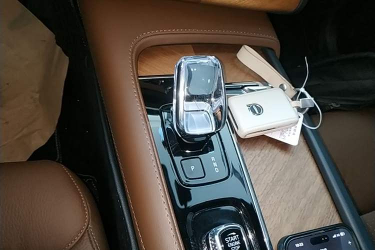 Used Volvo XC90 2024 B6 Zhiyi Luxury 7-Seater Gear Lever