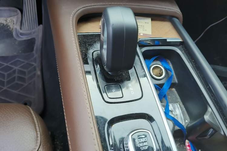 Used Volvo XC90 2024 B6 Zhiyi Luxury 7-Seater Gear Lever