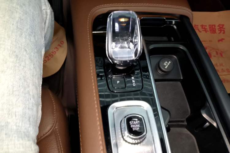 Used Volvo XC90 2024 B5 SmartDrive Luxury Edition 7-Seater Gear Lever