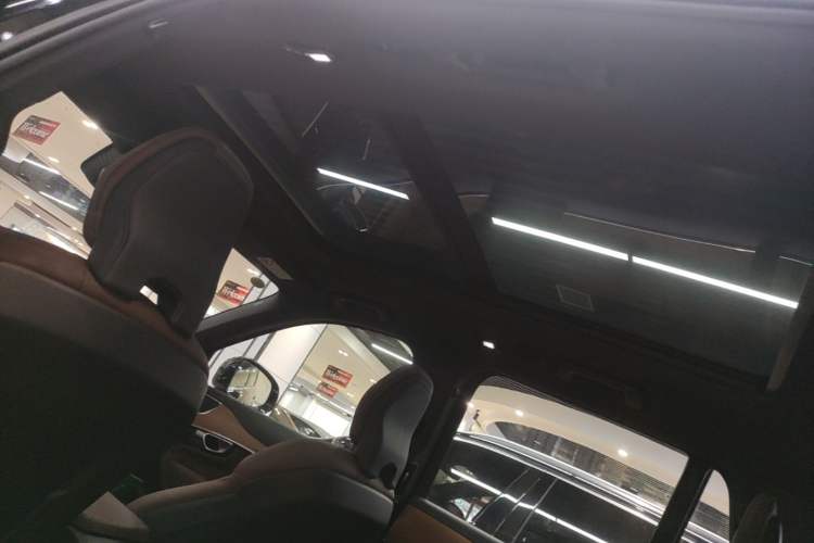 Used Volvo XC90 2024 B5 SmartDrive Luxury Edition 5 Seats Headliner