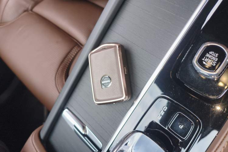 Used Volvo XC90 2024 B6 Zhiya Luxury 7-Seater Interior 1