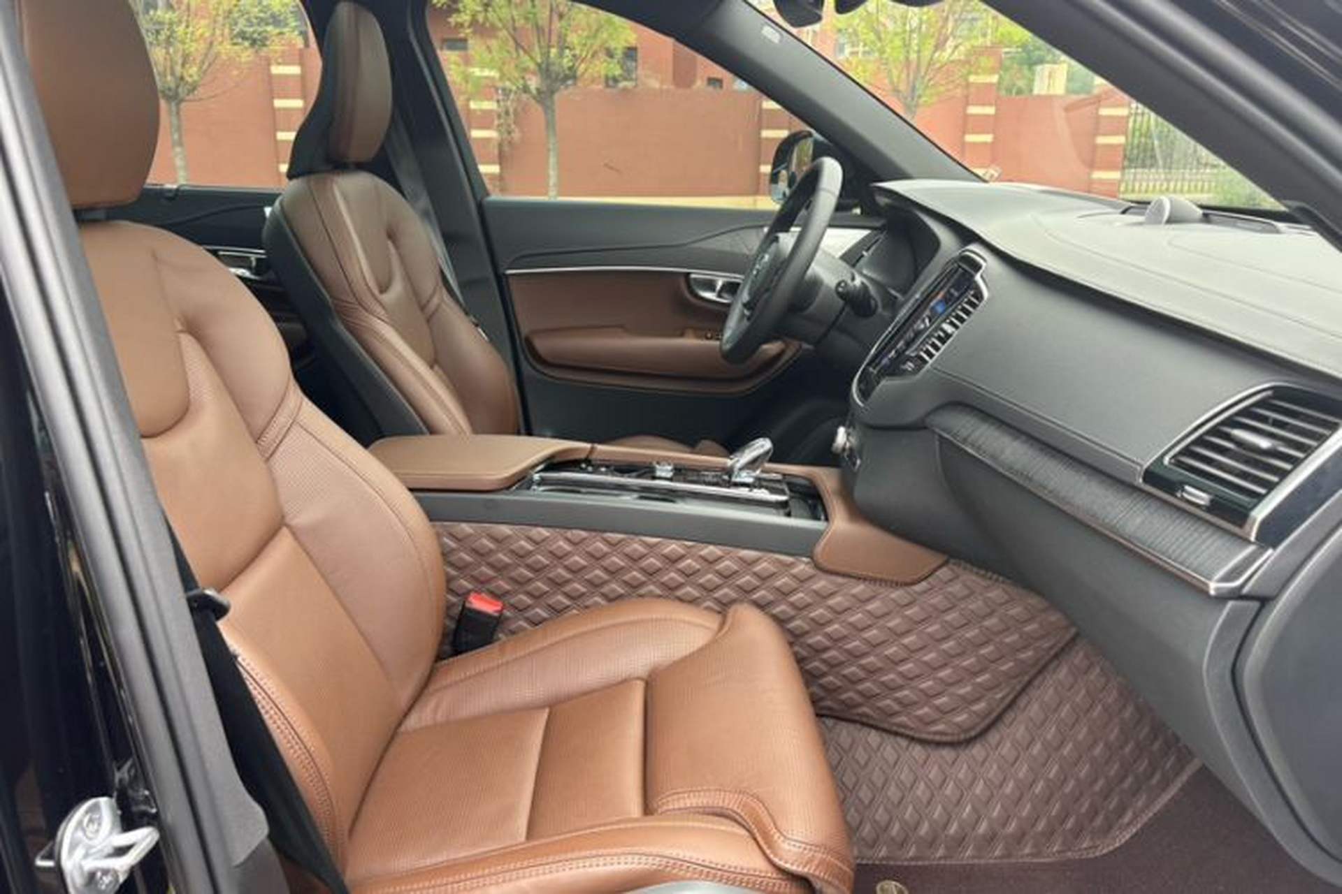 Used Volvo XC90 2024 B6 Zhiya Luxury 7-Seater Interior 10