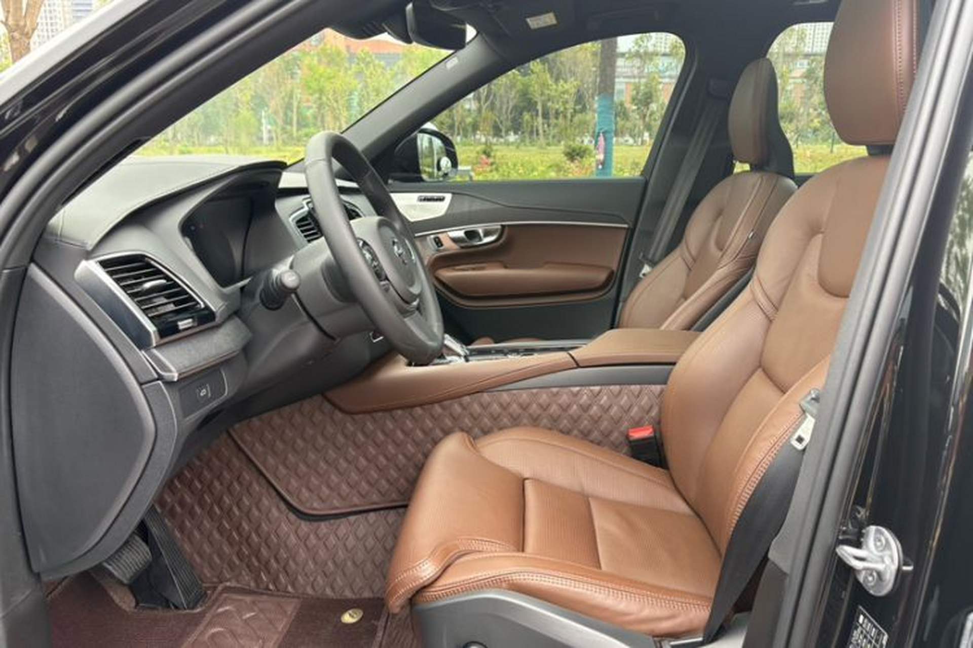 Used Volvo XC90 2024 B6 Zhiya Luxury 7-Seater Interior 13