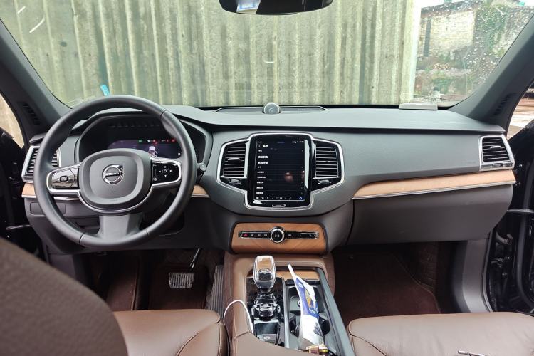 Used Volvo XC90 2024 B6 Zhiyi Luxury 7-Seater Interior 2