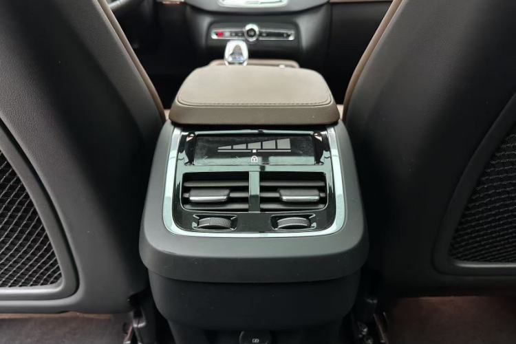 Used Volvo XC90 2024 B6 Zhiya Luxury 7-Seater Interior 2