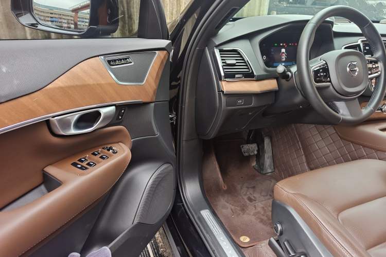 Used Volvo XC90 2024 B6 Zhiyi Luxury 7-Seater Interior 3