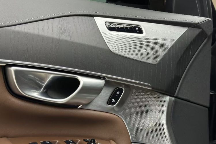 Used Volvo XC90 2024 B6 Zhiya Luxury 7-Seater Interior 3