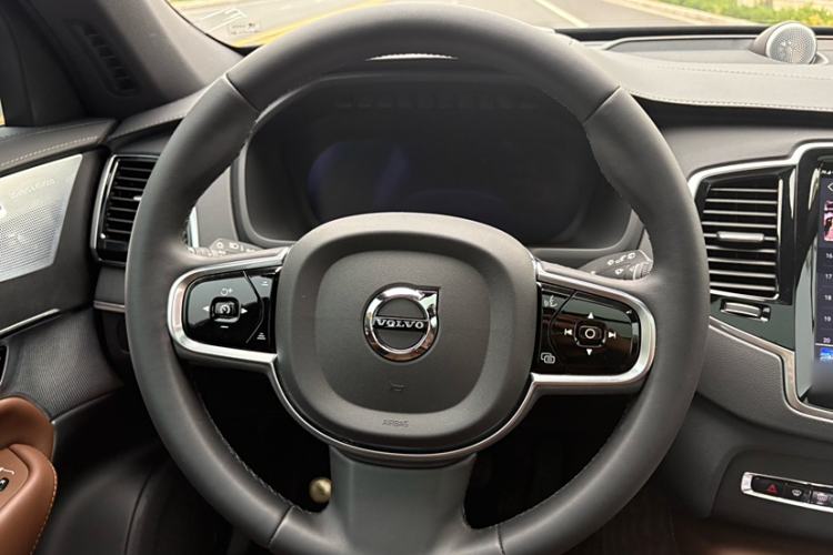 Used Volvo XC90 2024 B6 Zhiya Luxury 7-Seater Interior 4