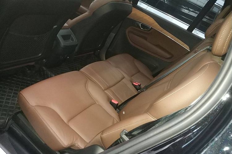 Used Volvo XC90 2024 B5 SmartDrive Luxury Edition 5 Seats Interior 4