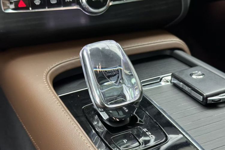 Used Volvo XC90 2024 B6 Zhiya Luxury 7-Seater Interior 4