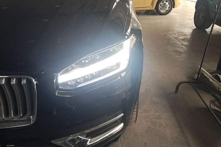 Used Volvo XC90 2024 B5 SmartDrive Luxury Edition 5 Seats Left Front Headlight