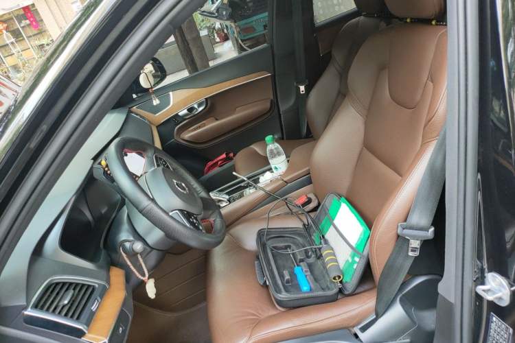 Used Volvo XC90 2024 B5 SmartDrive Luxury Edition 7-Seater Left Front Seat