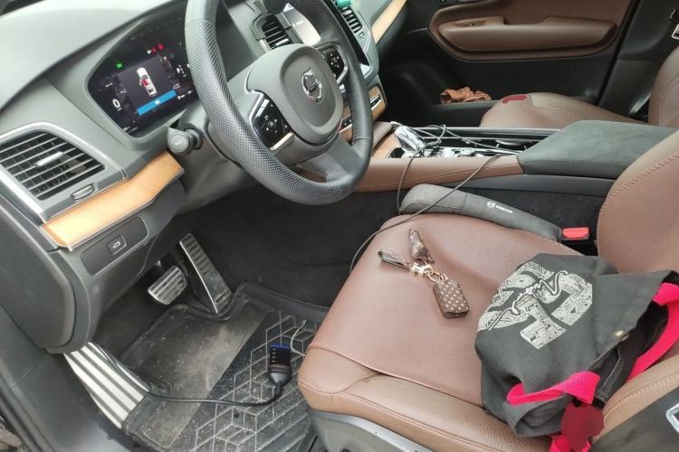 Used Volvo XC90 2024 B5 SmartDrive Luxury Edition 5 Seats Left Front Seat