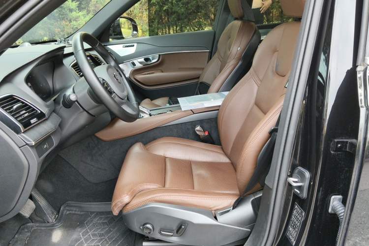 Used Volvo XC90 2024 B6 Zhiya Luxury 7-Seater Left Front Seat