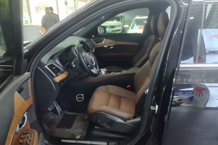 Used Volvo XC90 2024 B5 SmartDrive Luxury Edition 5 Seats Left Front Seat