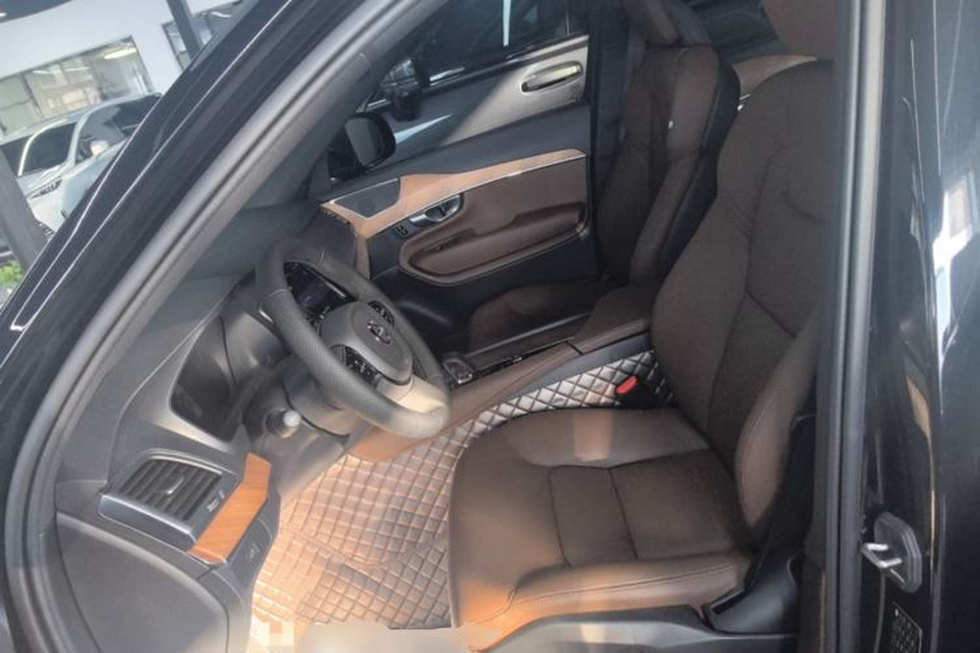 Used Volvo XC90 2024 B5 SmartDrive Luxury Edition 5 Seats Left Front Seat