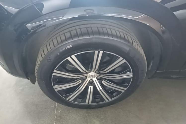 Used Volvo XC90 2024 B6 Zhiyi Luxury 7-Seater Left Front Wheel Hub