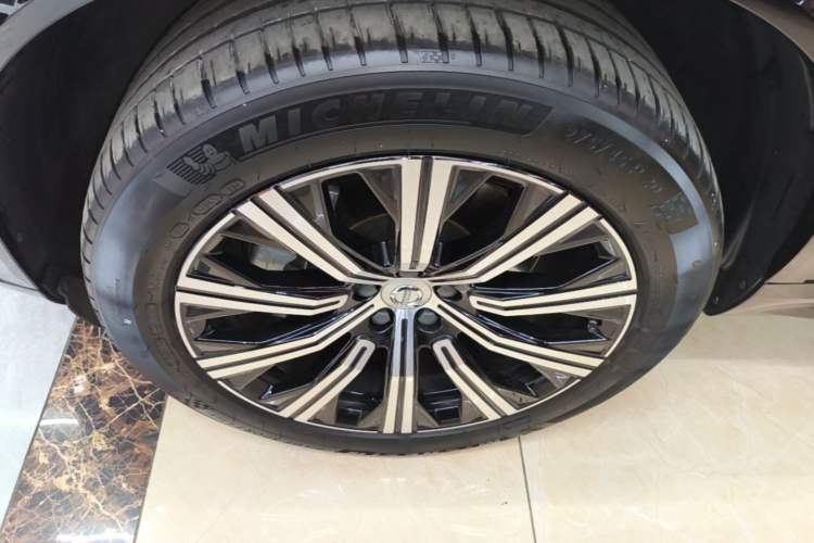 Used Volvo XC90 2024 B6 Zhiyi Luxury 7-Seater Left Front Wheel Hub