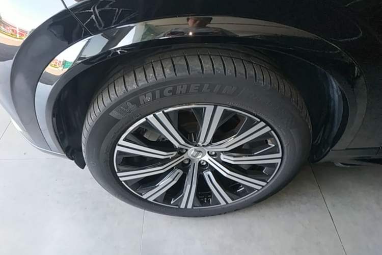 Used Volvo XC90 2024 B6 Zhiyi Luxury 7-Seater Left Front Wheel Hub