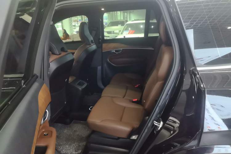 Used Volvo XC90 2024 B5 SmartDrive Luxury Edition 5 Seats Left Rear Seat