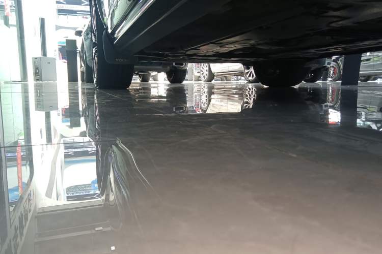 Used Volvo XC90 2024 B5 SmartDrive Luxury Edition 5 Seats Left Side Sill