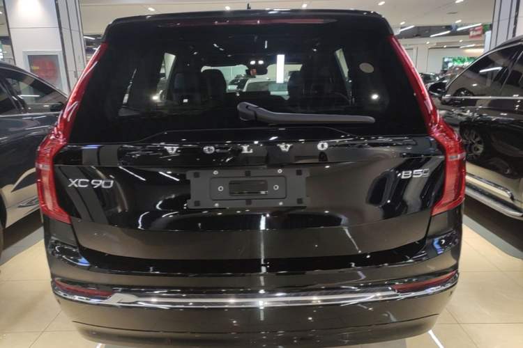 Used Volvo XC90 2024 B5 SmartDrive Luxury Edition 5 Seats Rear