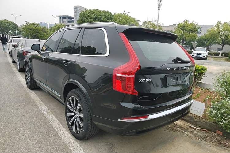Used Volvo XC90 2024 B5 SmartDrive Luxury Edition 5 Seats Rear Left 45 Deg