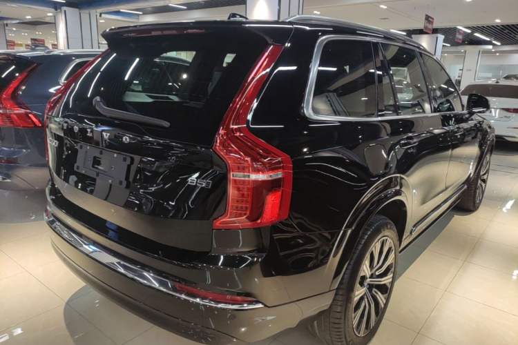 Used Volvo XC90 2024 B5 SmartDrive Luxury Edition 5 Seats Rear Right 45 Deg