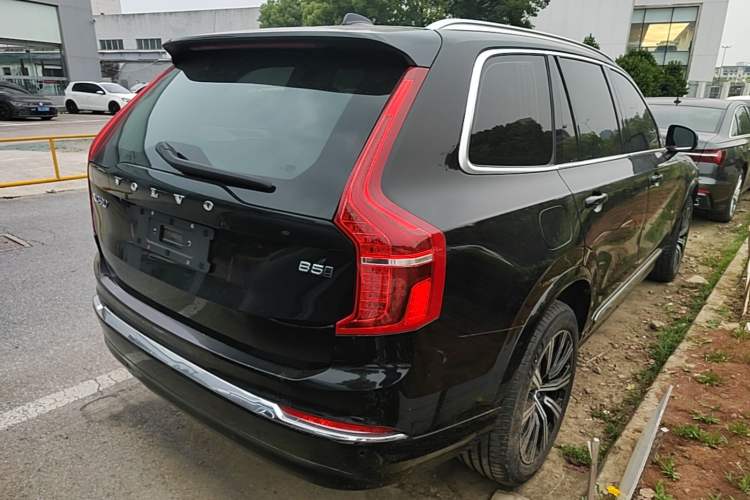 Used Volvo XC90 2024 B5 SmartDrive Luxury Edition 5 Seats Rear Right 45 Deg