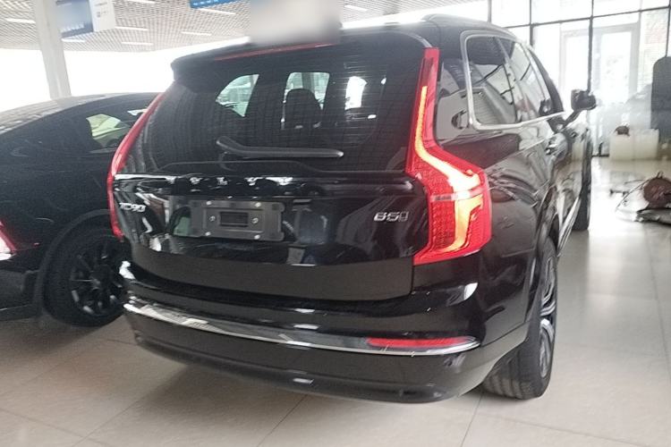 Used Volvo XC90 2024 B5 SmartDrive Luxury Edition 5 Seats Rear Right 45 Deg