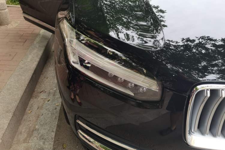 Used Volvo XC90 2024 B6 Zhiyi Luxury 7-Seater Right Front Headlight