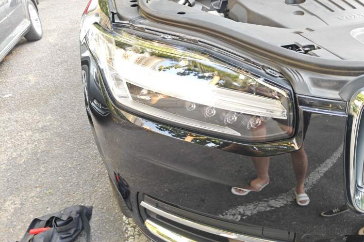Used Volvo XC90 2024 B5 SmartDrive Luxury Edition 5 Seats Right Front Headlight