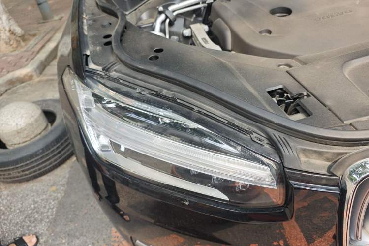 Used Volvo XC90 2024 B6 Zhiyi Luxury 7-Seater Right Front Headlight