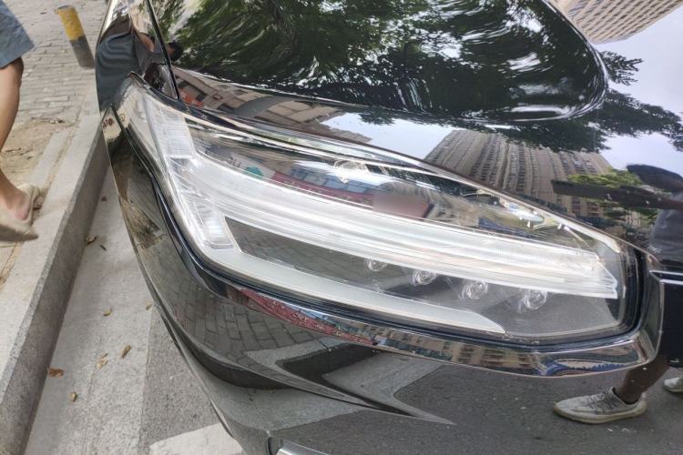 Used Volvo XC90 2024 B5 SmartDrive Luxury Edition 7-Seater Right Front Headlight