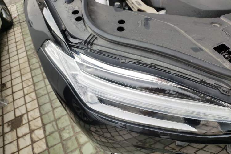 Used Volvo XC90 2024 B5 SmartDrive Luxury Edition 5 Seats Right Front Headlight