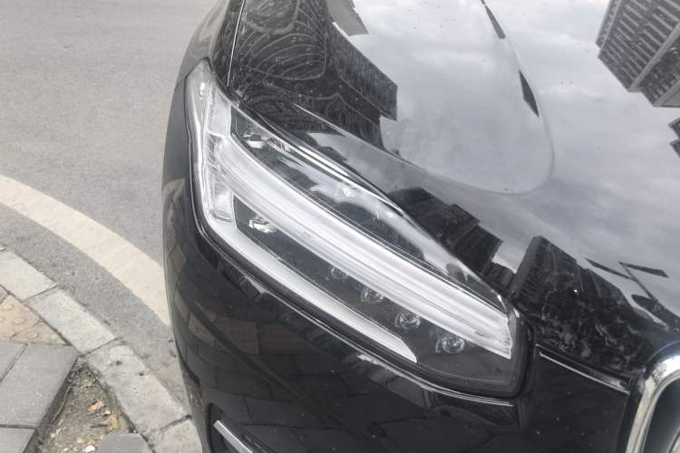 Used Volvo XC90 2024 B6 Zhiyi Luxury 7-Seater Right Front Headlight