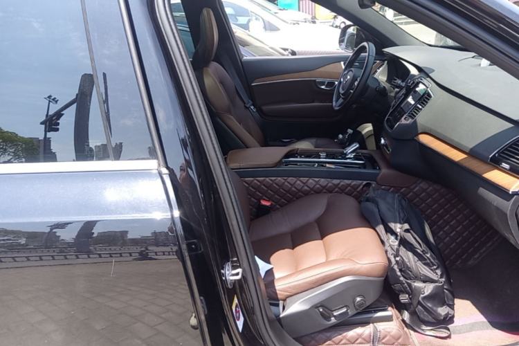 Used Volvo XC90 2024 B6 Zhiyi Luxury 7-Seater Right Front Seat