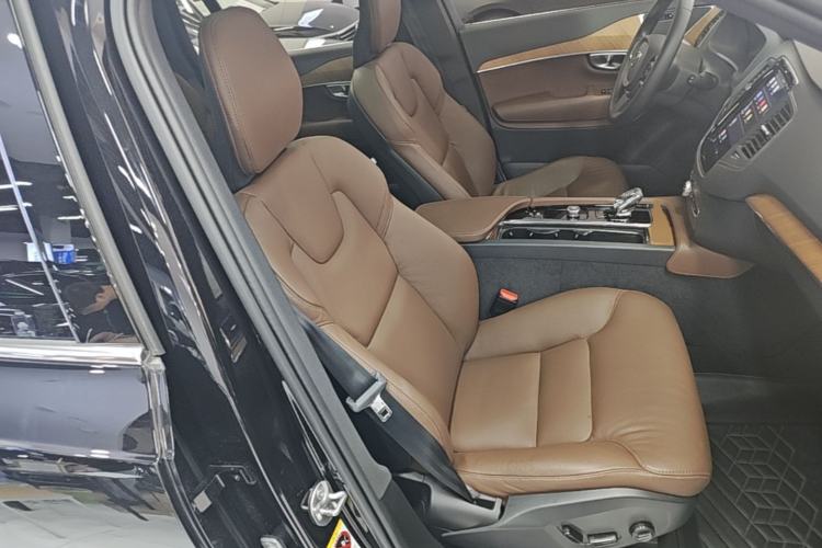 Used Volvo XC90 2024 B5 SmartDrive Luxury Edition 7-Seater Right Front Seat