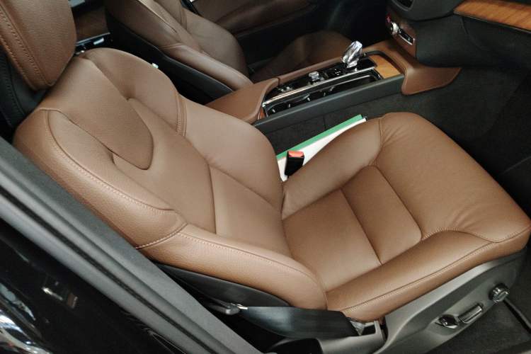 Used Volvo XC90 2024 B5 SmartDrive Luxury Edition 7-Seater Right Front Seat
