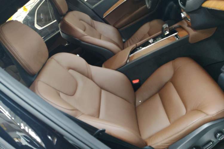 Used Volvo XC90 2024 B5 SmartDrive Luxury Edition 5 Seats Right Front Seat
