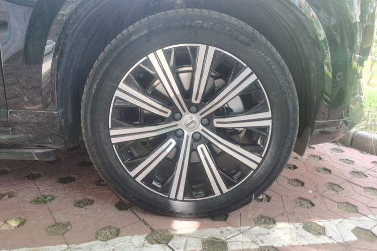 Used Volvo XC90 2024 B6 Zhiya Luxury 7-Seater Right Front Wheel Hub