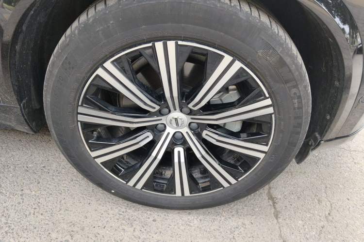 Used Volvo XC90 2024 B6 Zhiya Luxury 7-Seater Right Front Wheel Hub