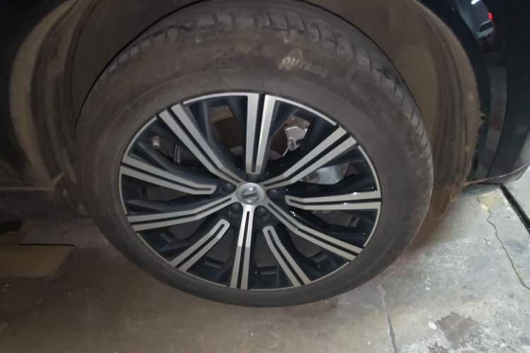 Used Volvo XC90 2024 B6 Zhiyi Luxury 7-Seater Right Front Wheel Hub