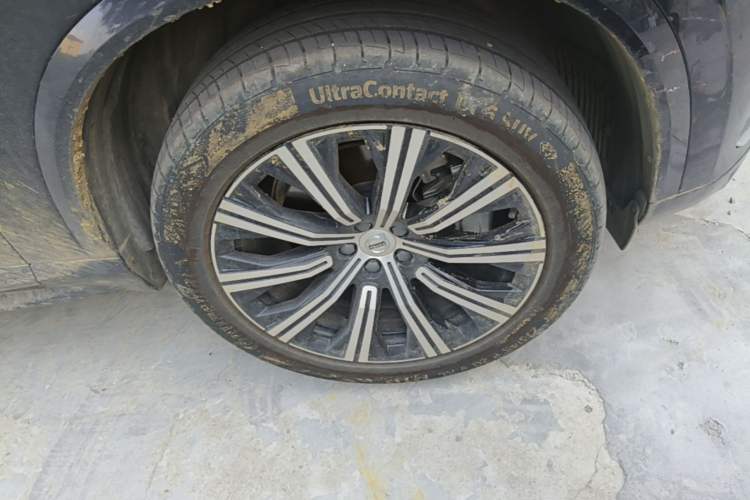Used Volvo XC90 2024 B6 Zhiyi Luxury 7-Seater Right Front Wheel Hub