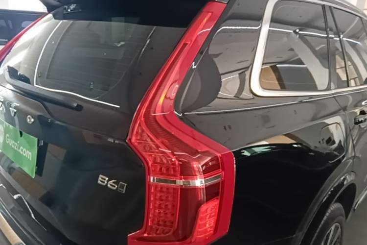 Used Volvo XC90 2024 B6 Zhiyi Luxury 7-Seater Right Rear Taillight
