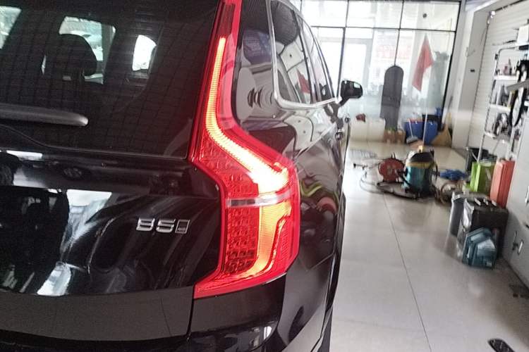 Used Volvo XC90 2024 B5 SmartDrive Luxury Edition 5 Seats Right Rear Taillight