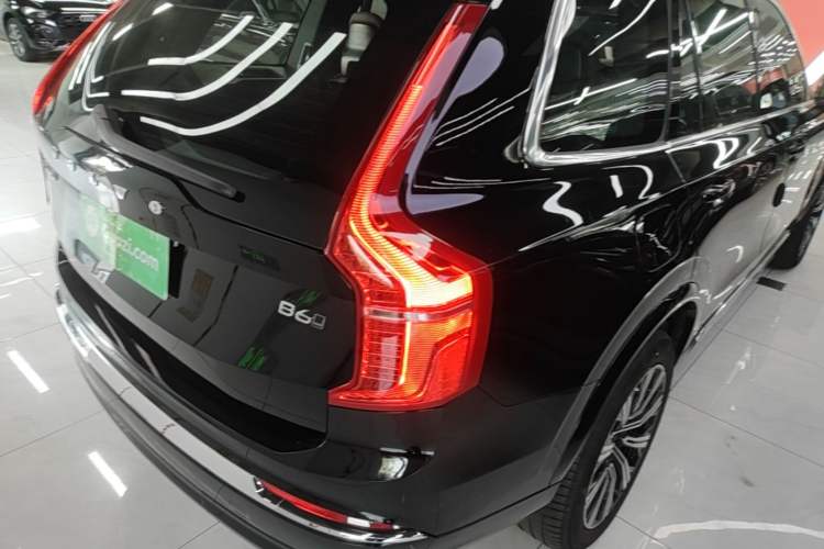 Used Volvo XC90 2024 B6 Zhiyi Luxury 7-Seater Right Rear Taillight
