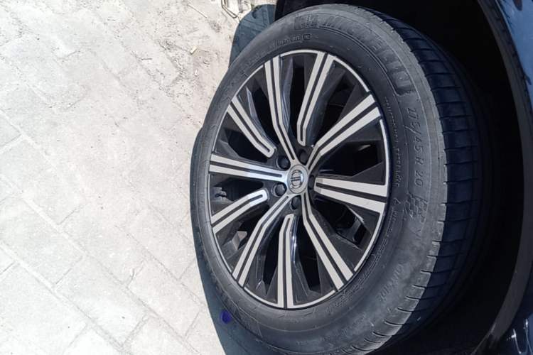 Used Volvo XC90 2024 B6 Zhiyi Luxury 7-Seater Right Rear Wheel Hub